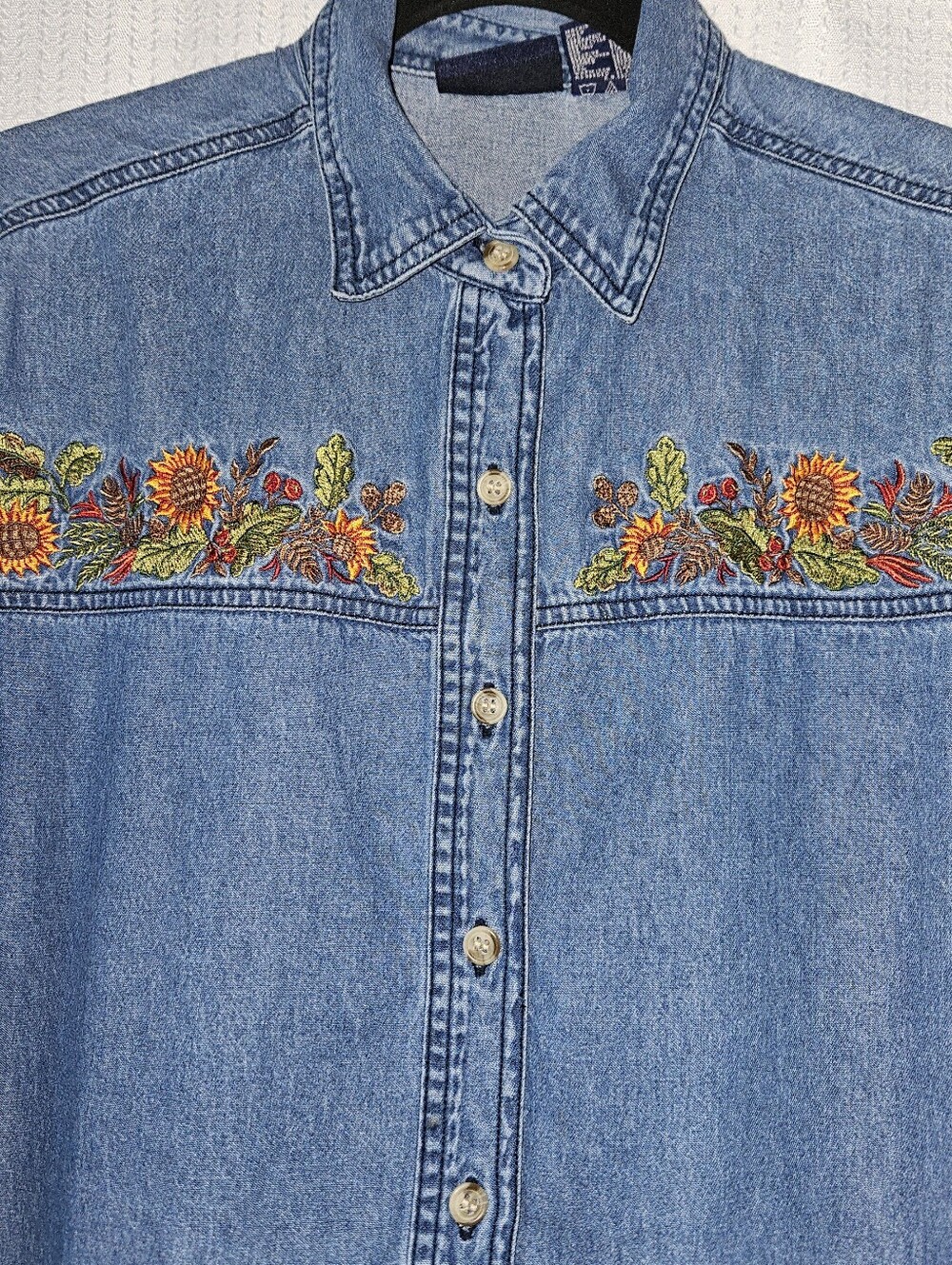 VINTAGE Denim Shirt Embroidered Sunflowers Size Large 90s - Picture 2 of 7